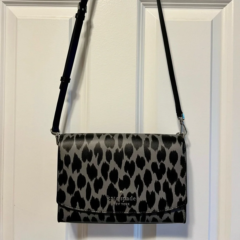 *LIKE NEW* ♠️ Kate Spade ♠️ leopard crossbody with chain